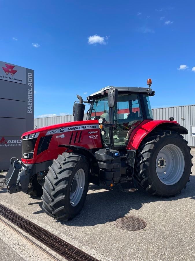 E-FARM: Massey Ferguson 7720S - Tracteur - id 3MZ1NMP - 122 000 € - Année: 2020 - Lecture du nombre d'heure: 1 580,Puissance du moteur (chevaux): 200,France