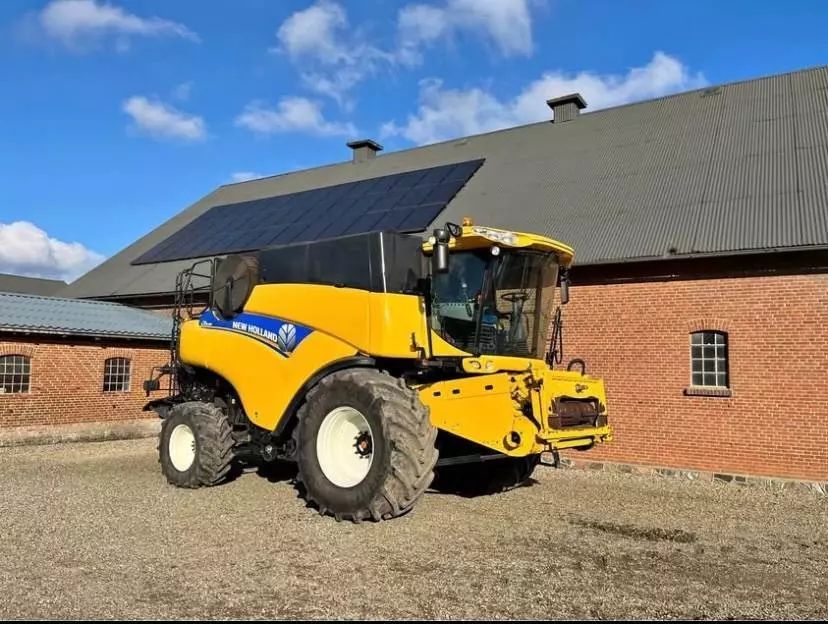 E-FARM: New Holland CR 9080 Elevation - Moissoneuse-batteuse - id GXQ2D1N - 140 685 € - Année: 2013 - Danemark