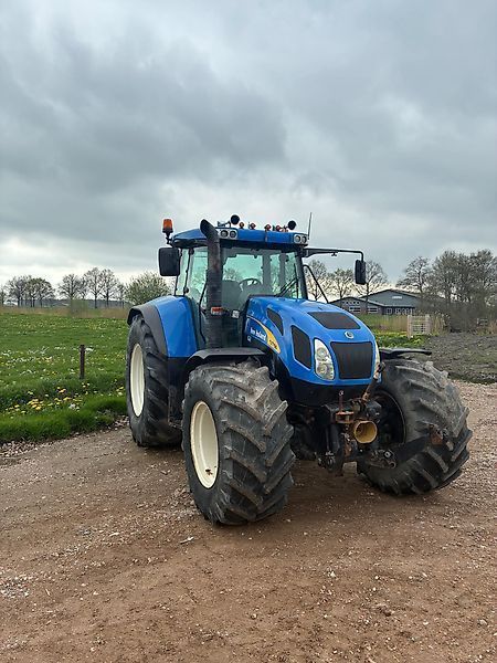 New Holland TVT 190 Traktor 26 000 €