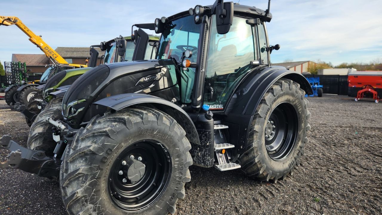 Valtra N175D Tractor €124,000