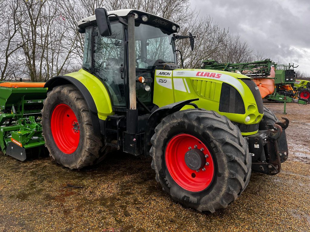 E-FARM: Claas Arion 620 - Tracteur - id 7HEGFRI - 27 000 € - Année: 2009 - Lecture du nombre d'heure: 7 500,Puissance du moteur (chevaux): 140,France