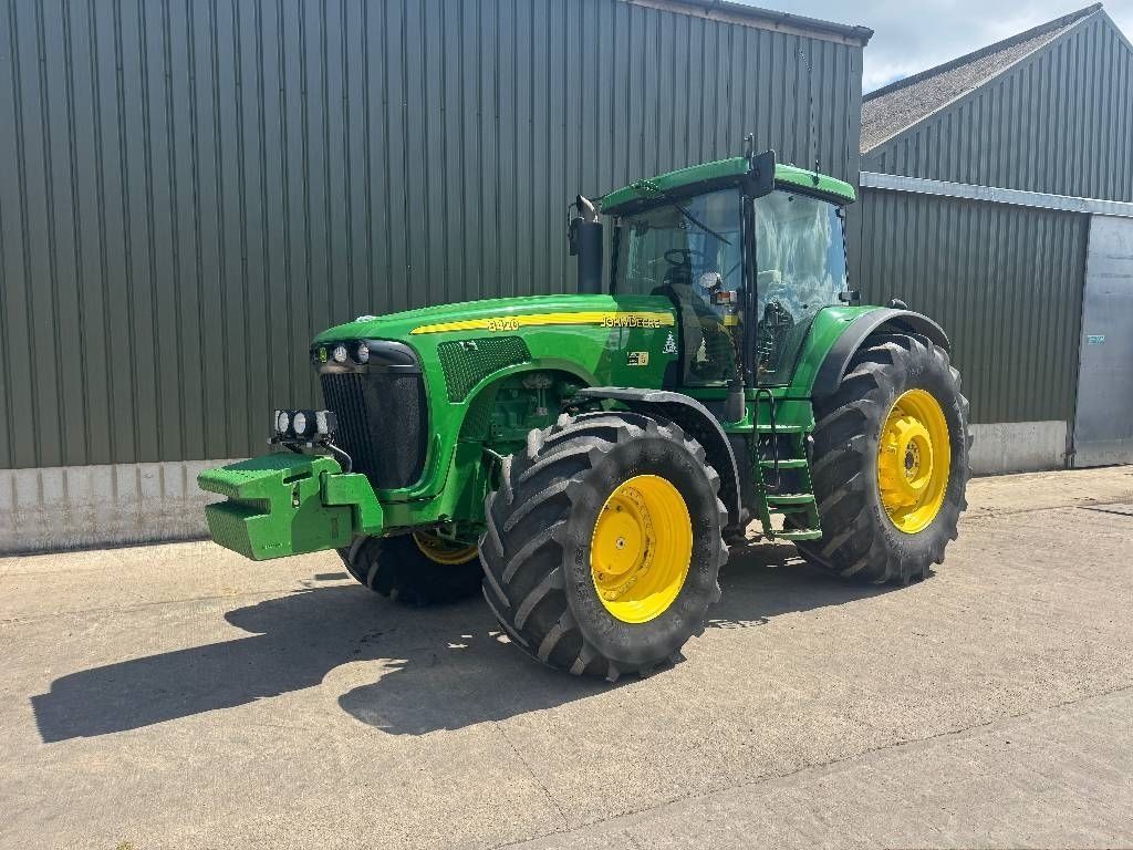E-FARM: John Deere 8420 - Tractor - id BMRVIFV - 87.011 € - Año: 2006 - Horas: 6130,Potencia del motor: 270,Reino Unido