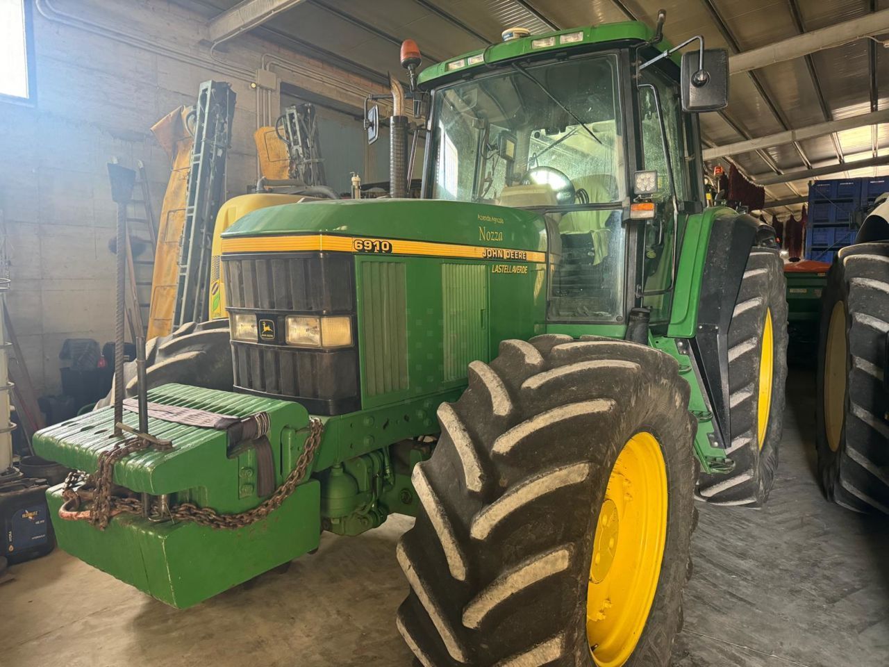 E-FARM: John Deere 6910 - Traktor - id MBSWMSD - Produktionsår: 2004 - Motoreffekt (HP): 140,Italien