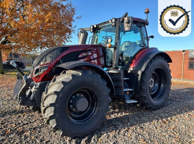 Valtra T215A Tractor 144.978 EUR