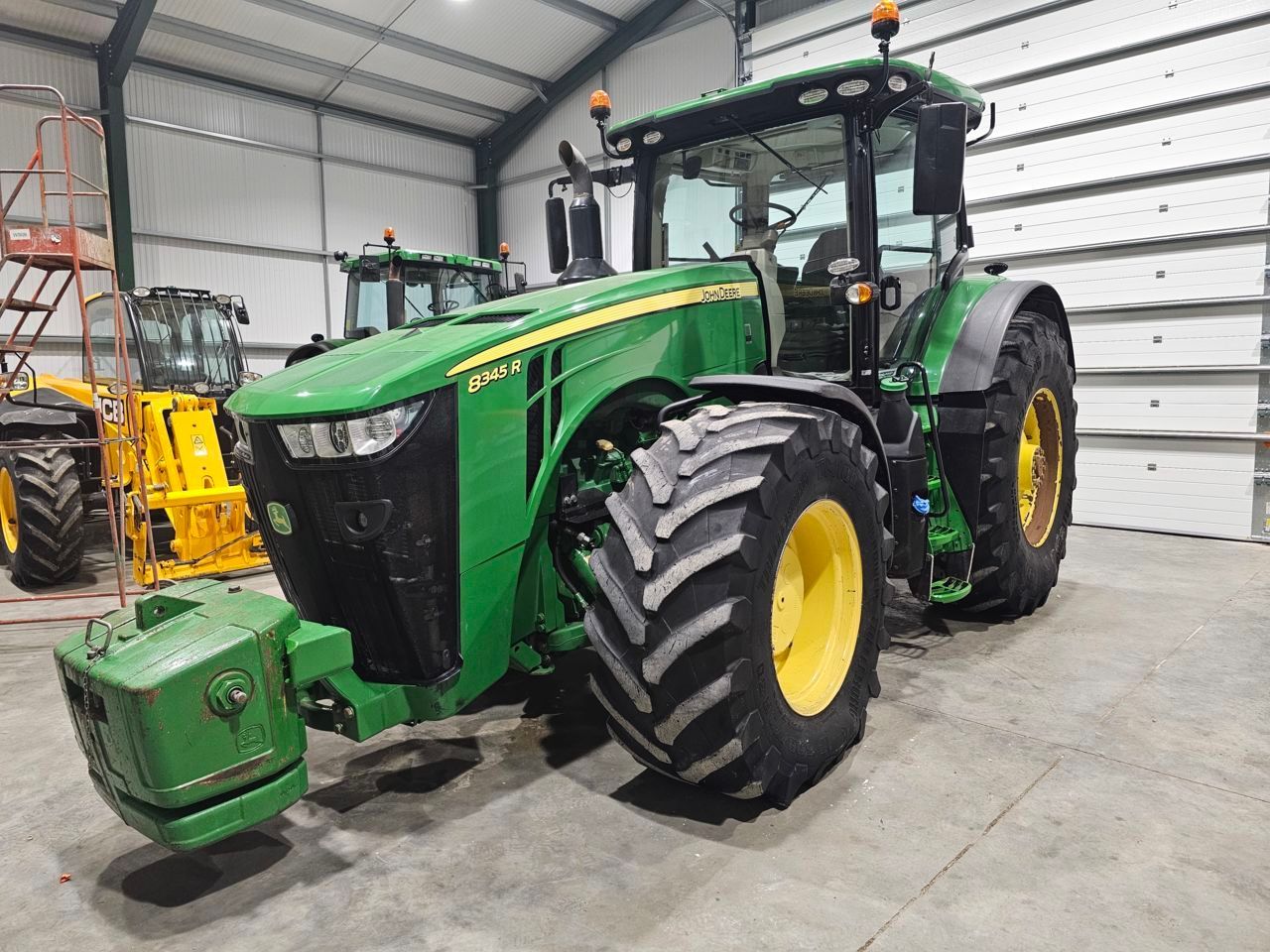 E-FARM: John Deere 8345 R - Traktor - id BBGRH2S - 139.150 € - Baujahr: 2018 - Abgelesene Motorstunden: 5.367,Motorleistung (PS): 345,Vereinigtes Königreich