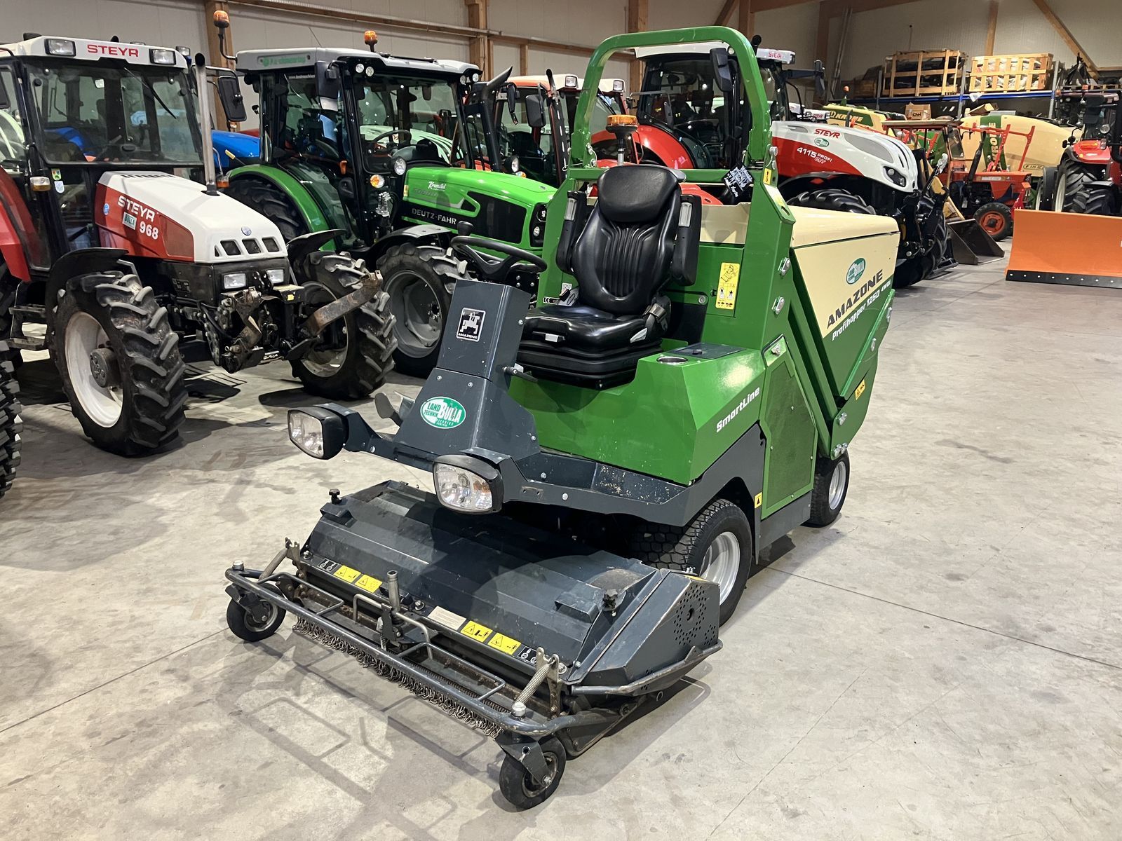 E-FARM: Amazone profihopper 1250 4wd - Equipamiento municipal - id 1M52ILK - 33.500 € - Año: 2021 - Austria