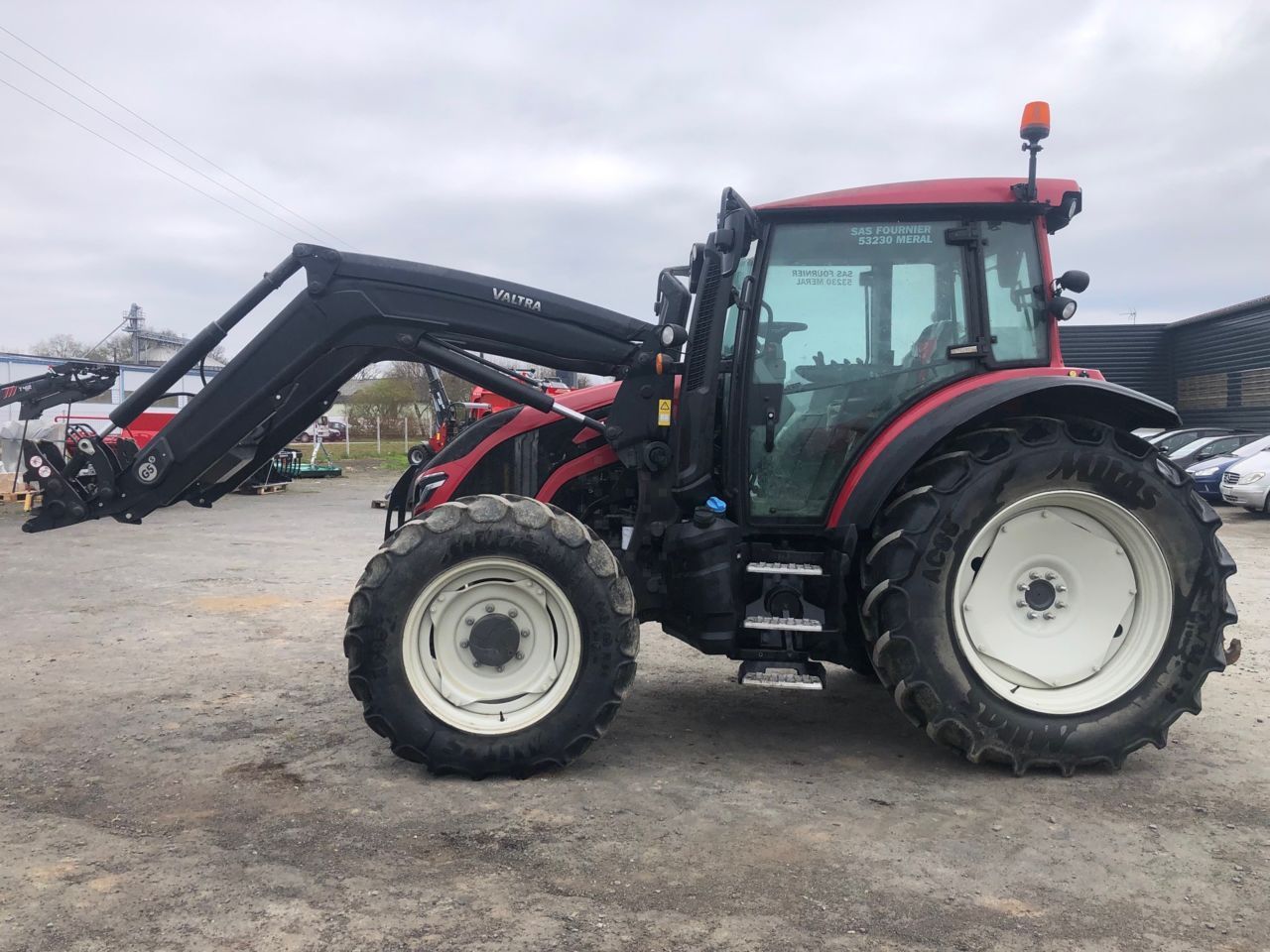 E-FARM: Valtra G105 HiTech - Traktor - id DPLCKXX - Baujahr: 2022 - Abgelesene Motorstunden: 1.500,Motorleistung (PS): 105,Frankreich
