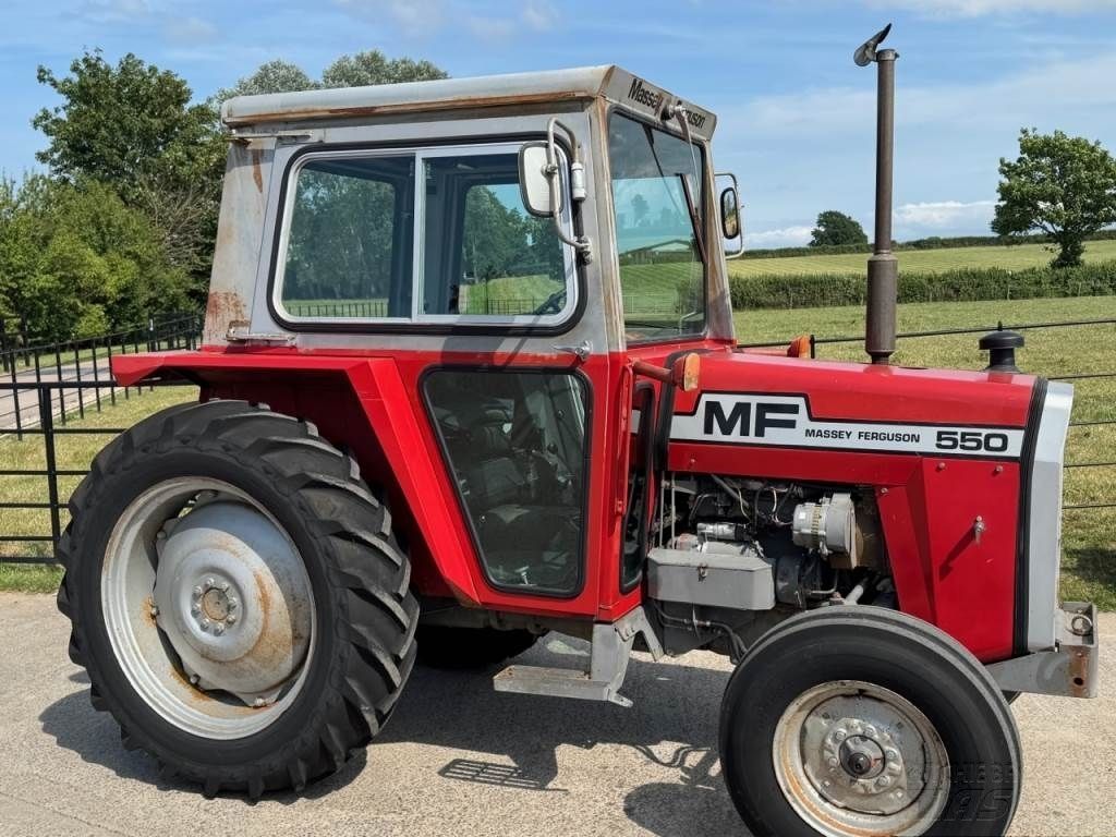 E-FARM: Massey Ferguson 550 - Traktor - id A3QRHGR - Baujahr: 1979 - Abgelesene Motorstunden: 1.486,Vereinigtes Königreich