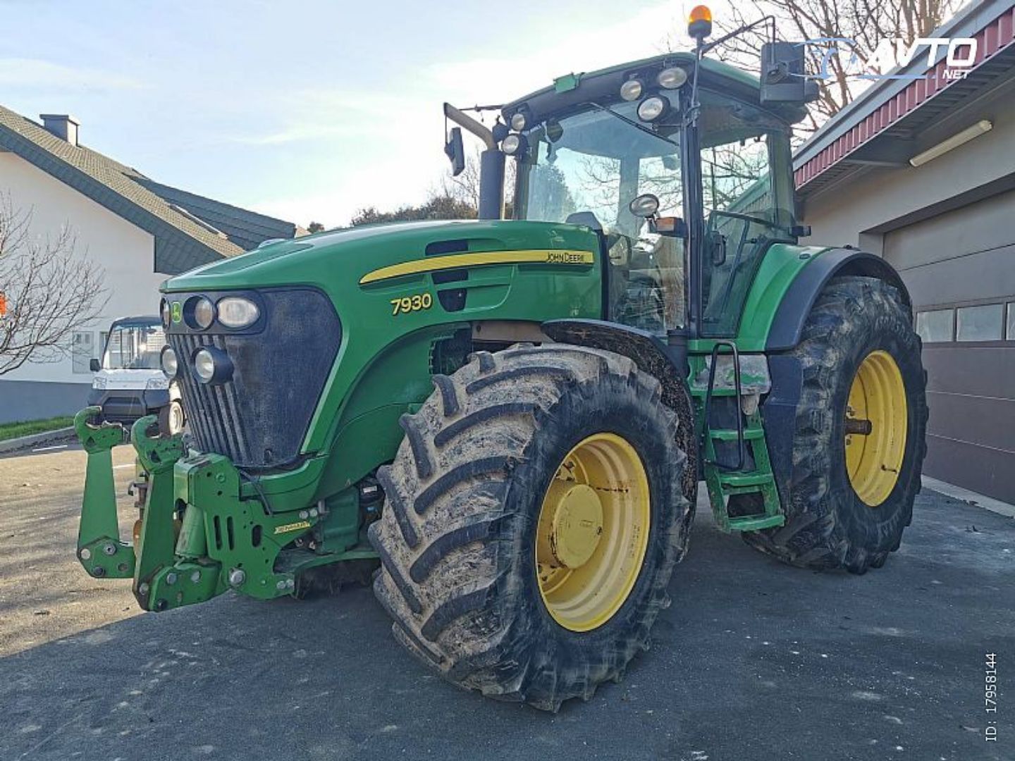 E-FARM: John Deere 7930 - Tractor - id KQ5GHVQ - 59.000 € - Año: 2007 - Horas: 11.500,Potencia del motor: 220,Eslovenia