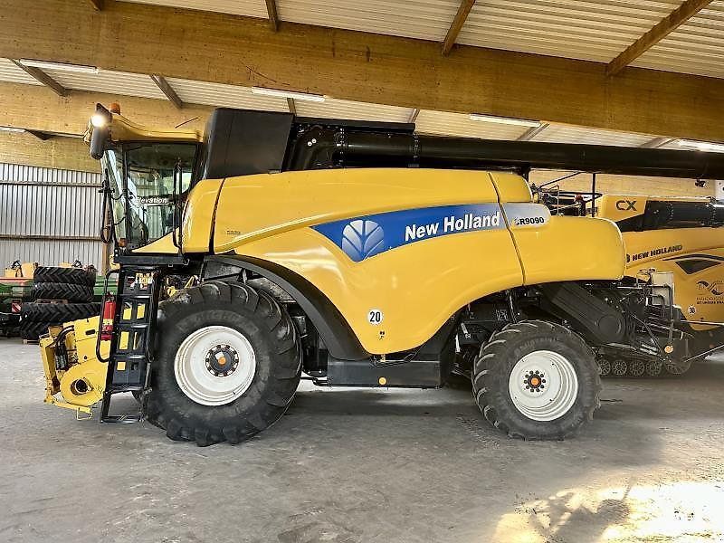 E-FARM: New Holland CR 9090 Elevation - Moissoneuse-batteuse - id KZAQXTG - 110 000 € - Année: 2010 - Puissance du moteur (chevaux): 544,Allemagne