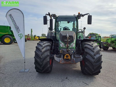 E-FARM: Fendt 724 Vario - Τρακτέρ - id MYGQSIG - 72.000 € - Χρονία: 2012 - Μετρητής ωρών: 10.494,Ισχύς κινητήρα: 236,Ιταλία