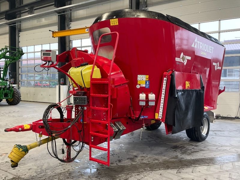 TRIOLIET Solomix P2 1200 ZK feedingwagon €39,500