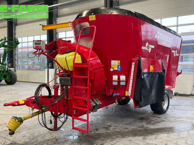 E-FARM: TRIOLIET Solomix P2 1200 ZK - Mixer feeder - id V3MG5IY - €39,500 - Year of construction: 2021