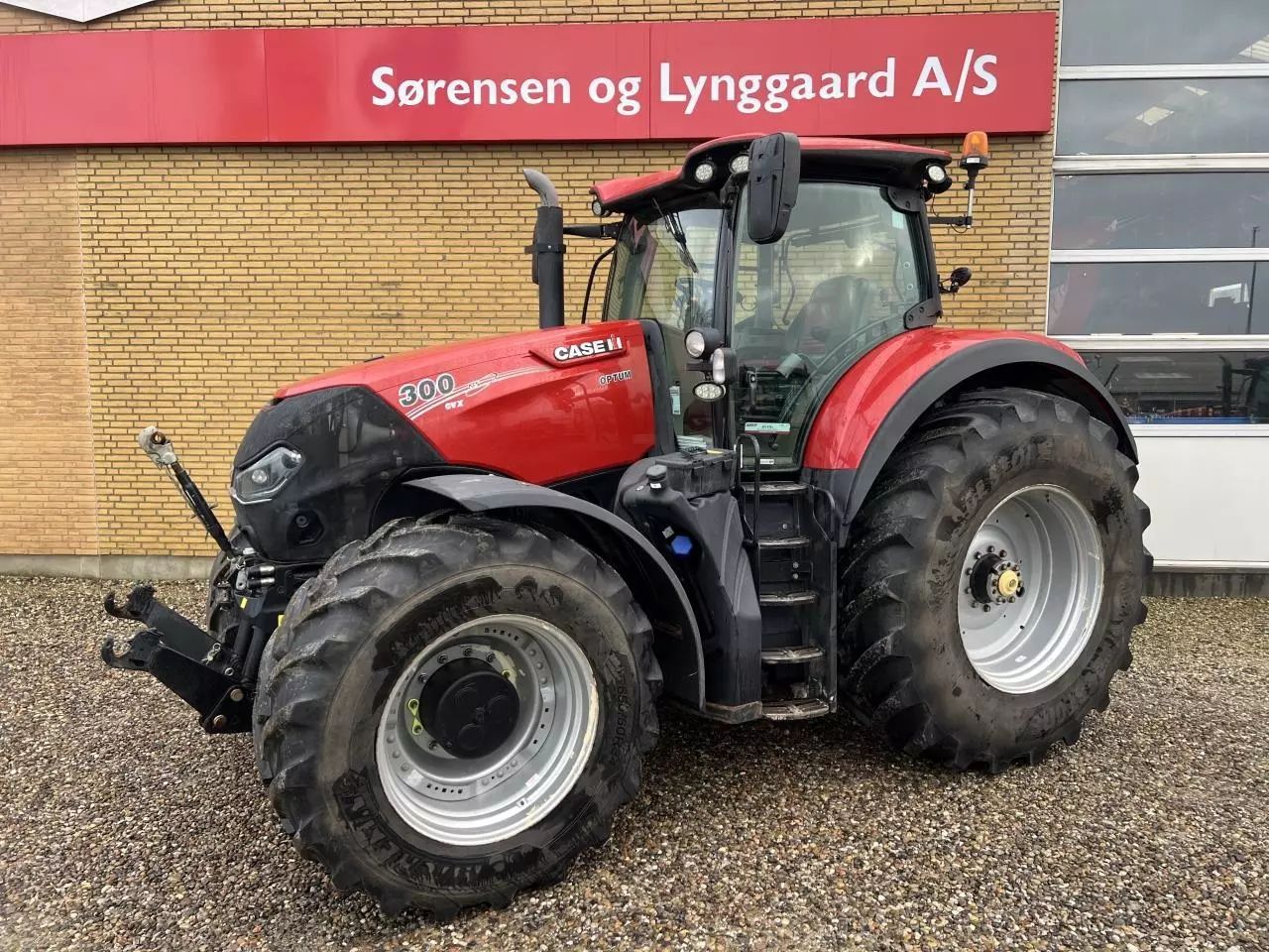 Case IH Optum 300 CVX Tractor 87.034 EUR