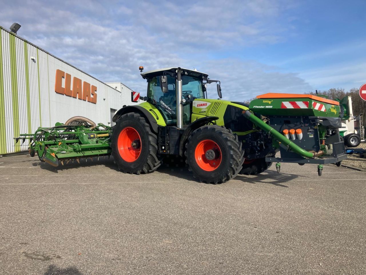 E-FARM: Amazone 6002-2 + Ftender 1600 - Combinación de taladradoras - id JJF1RU4 - 92.000 € - Año: 2024 - Francia