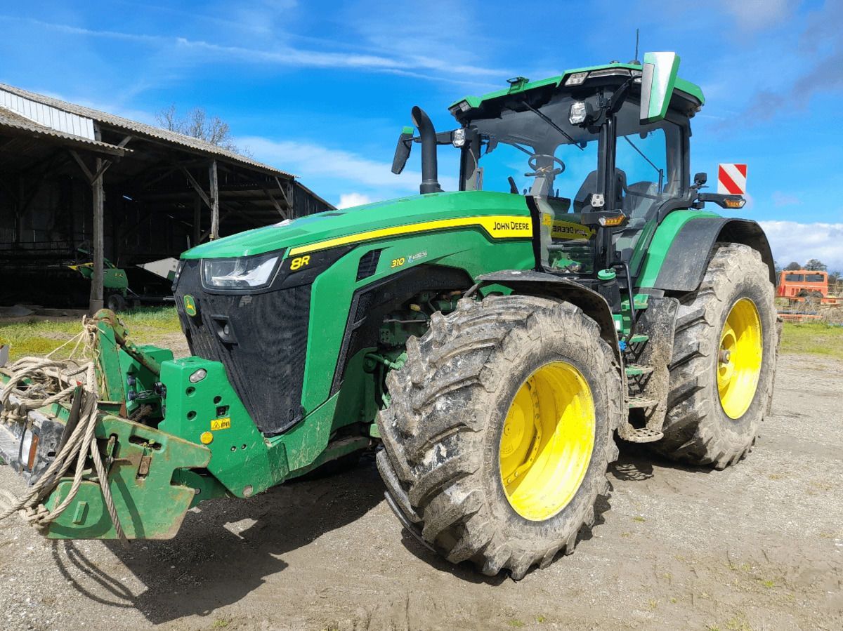 E-FARM: John Deere 8R 310 - Traktor - id KQ1WCAS - Baujahr: 2023 - Abgelesene Motorstunden: 1.600,Motorleistung (PS): 310,Frankreich