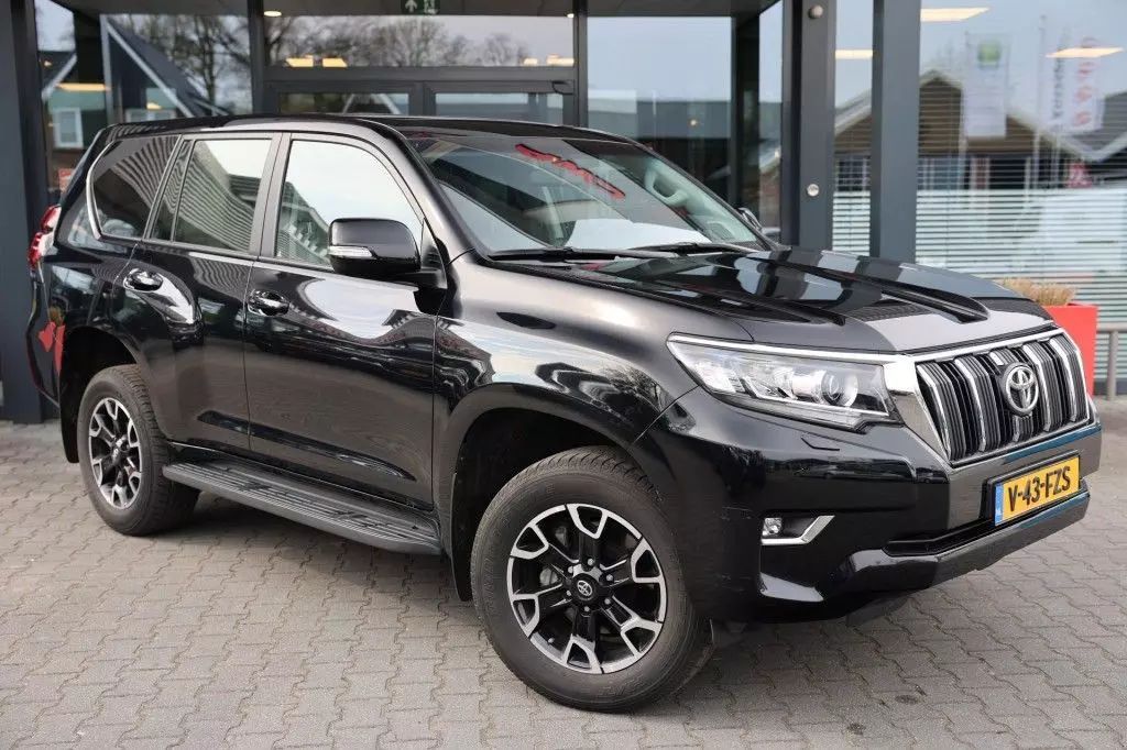 TOYOTA land cruiser 150 2.8 d-4d 5drs challenger a/t van Vehículo de motor 59.995 €