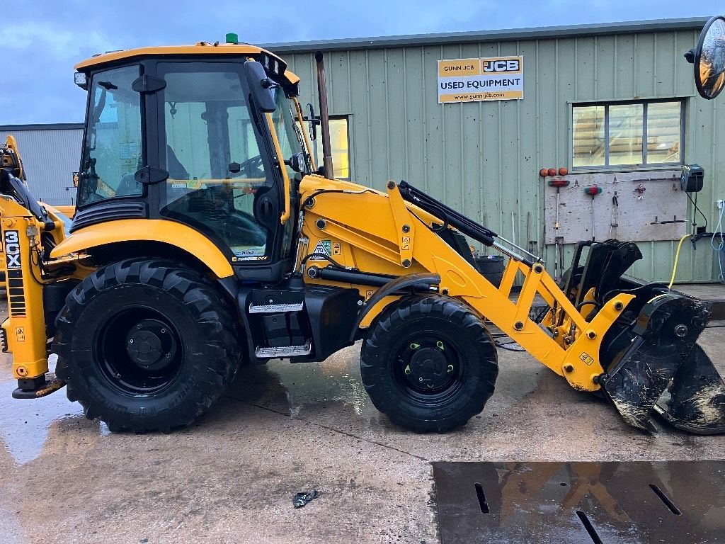 JCB 3 CX Retroexcavadora 73.178 €