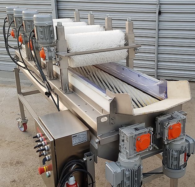 E-FARM: sorpac bürstenmaschinen (kurbis, kohl) - Potato equipment - id KVRN25K - €10,850 - Year of construction: 2024 - Poland