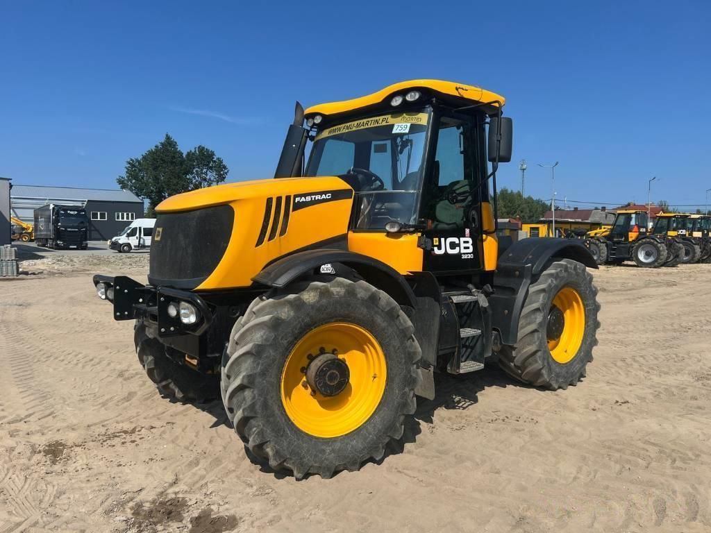 E-FARM: JCB Fastrac 3230 XTRA - Tracteur - id PJFLCH3 - 56 331 € - Année: 2010 - Puissance du moteur (chevaux): 260,Pologne