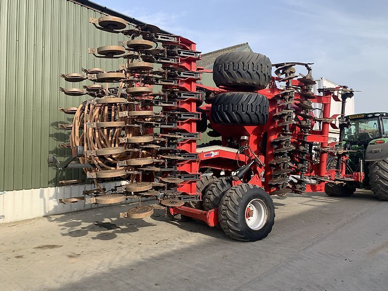 E-FARM: Sumo 6m versa plus seed drill - Taladro - id Z2CEG5U - 31.288 € - Horas: 2407 - Reino Unido