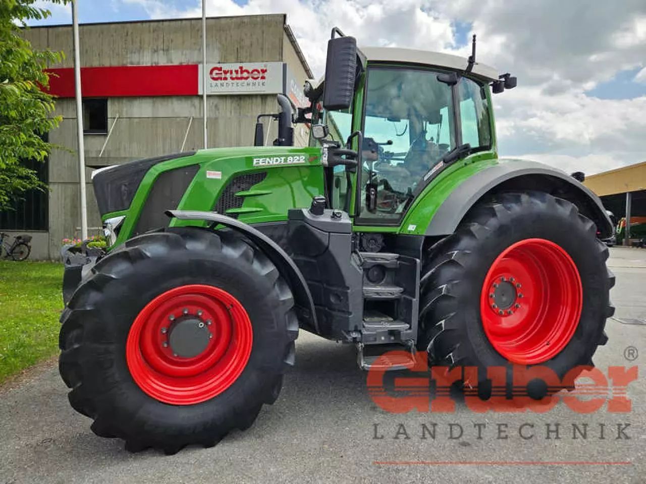 E-FARM: Fendt 822 Vario - Traktor - id RHDJXQP - 119.890 € - Baujahr: 2018 - Abgelesene Motorstunden: 3.109,Motorleistung (PS): 286,Deutschland