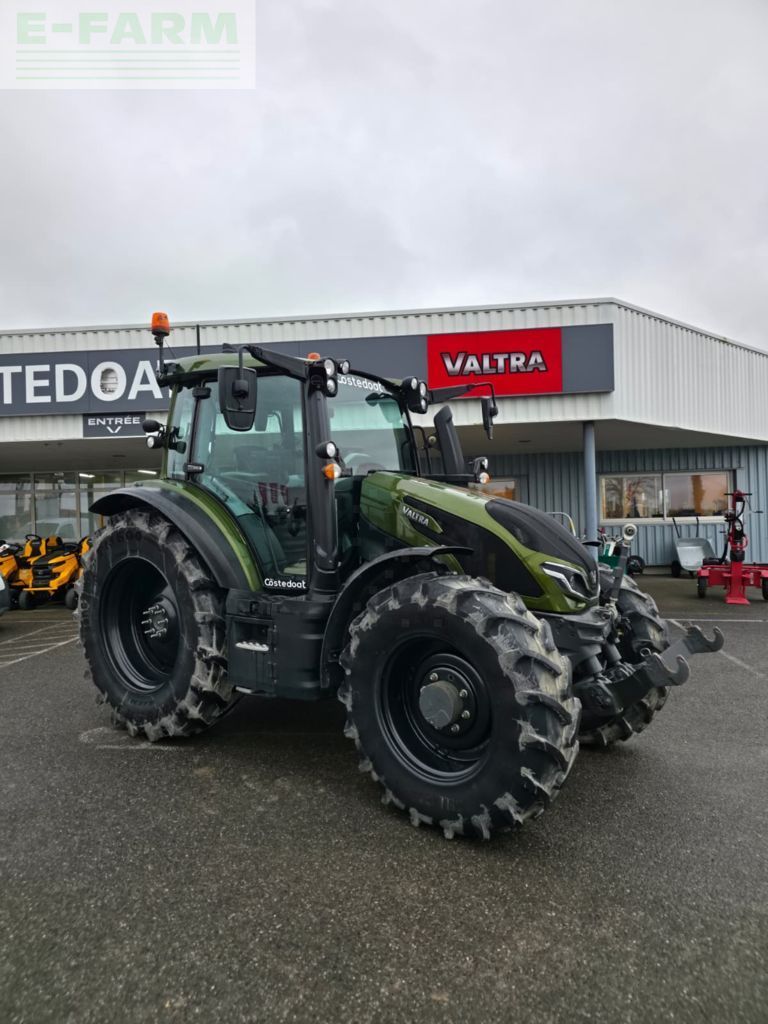 Valtra G 135 Tractor 76.000 EUR
