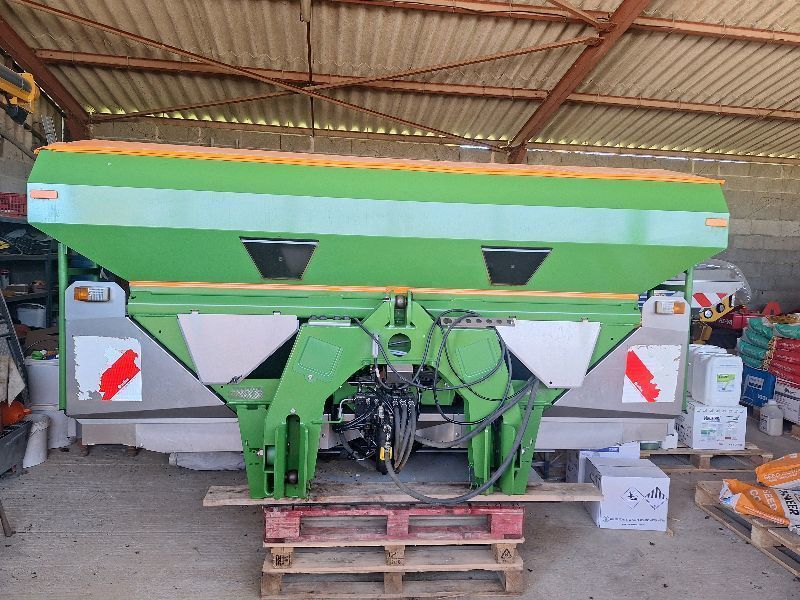 E-FARM: Amazone zam 3000 ultra 24-48m - Epandeur d'engrais - id CMANIJM - 7 500 € - Année: 2014 - France