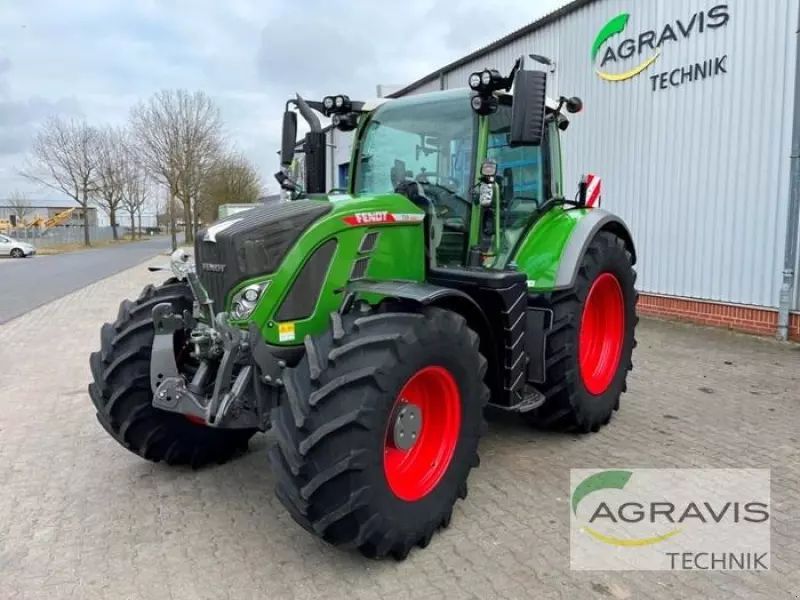 E-FARM: Fendt 724 Vario ProfiPlus - Traktor - id B6DBLQQ - 179.900 € - Baujahr: 2022 - Abgelesene Motorstunden: 1.855,Motorleistung (PS): 237,Deutschland