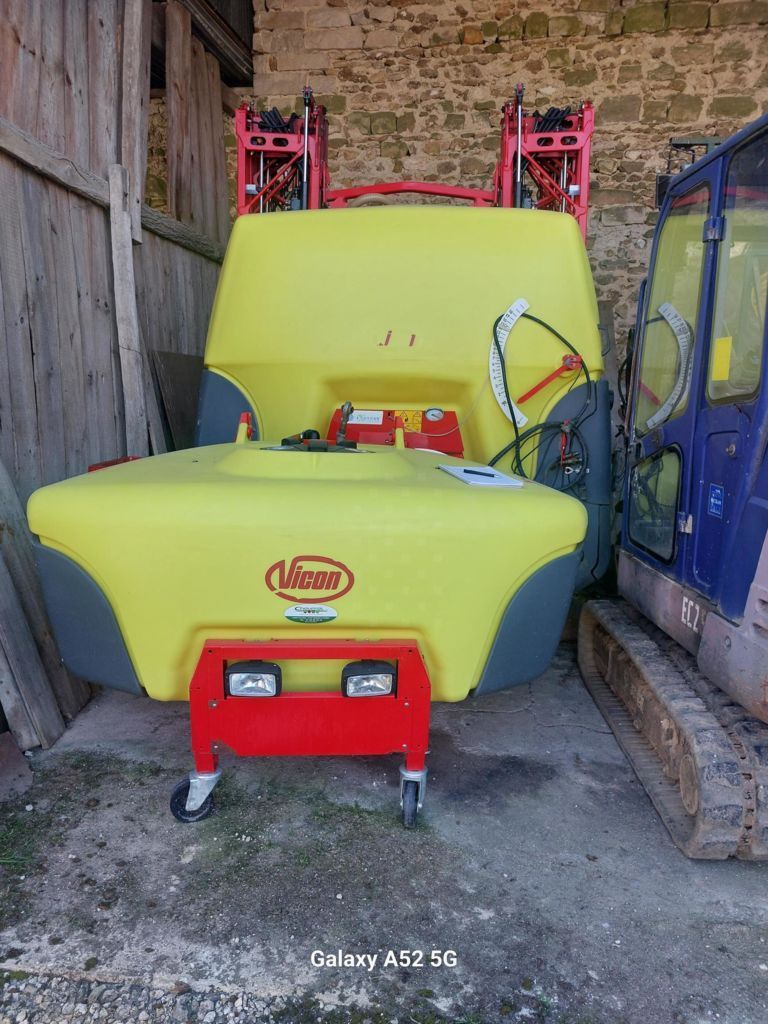 E-FARM: Vicon ixter b18 - Opryskiwacz - id UW4ABIX - 25 500 € - Rok produkcji: 2015 - Francja