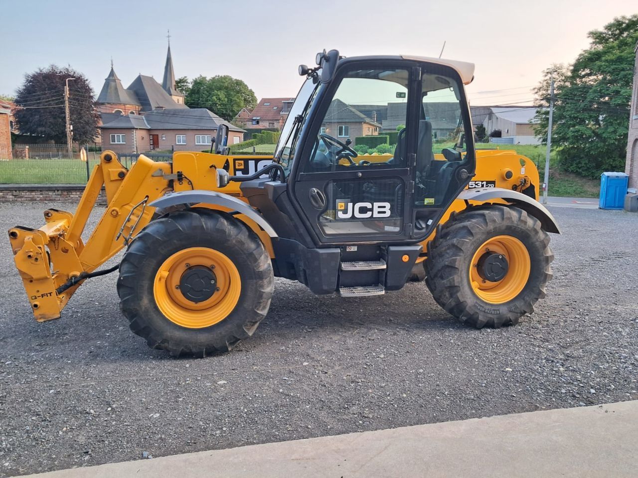 E-FARM: JCB 531-70 AGRI Plus - Chargeur télescopique  - id VW5YKW4 - 46 000 € - Année: 2016 - Lecture du nombre d'heure: 4 980,Puissance du moteur (chevaux): 125,Belgique