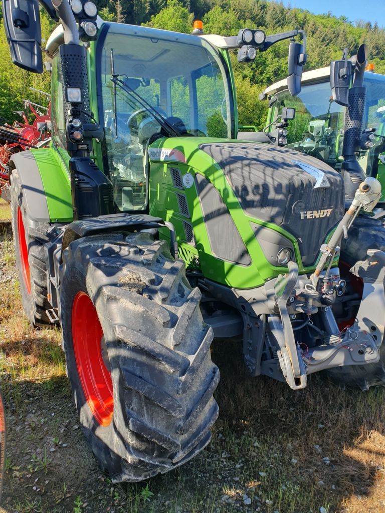 E-FARM: Fendt 514 Vario - Traktor - id EEBXDQD - 89.000 € - Baujahr: 2020 - Abgelesene Motorstunden: 2.800,Motorleistung (PS): 140,Frankreich