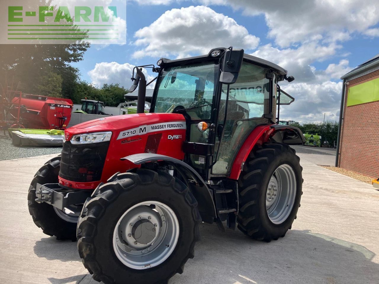 Massey Ferguson 5710 M Traktor 53 363 €
