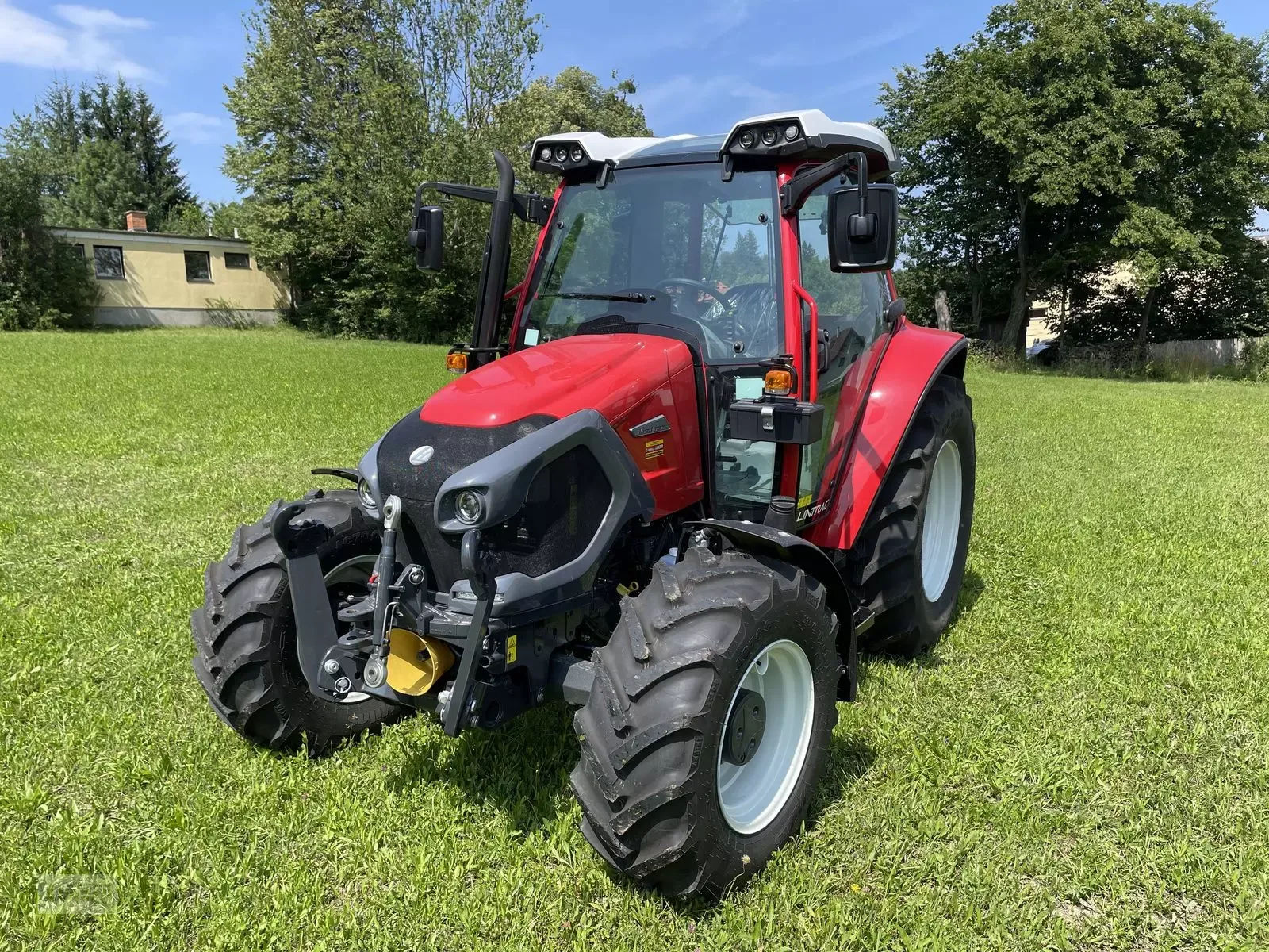 E-FARM: Lindner Lintrac 75 LS - Traktor - id PPLEUNL - 68 500 EUR - Gyártási év: 2024 - Üzemóra (motor): 8,Motor teljesítménye (LE): 76,Ausztria