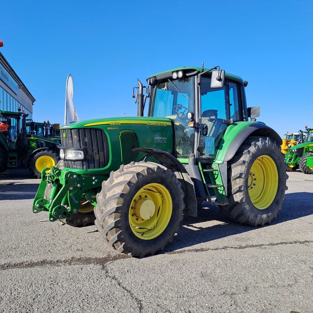 John Deere 6820 Tractor €31,500