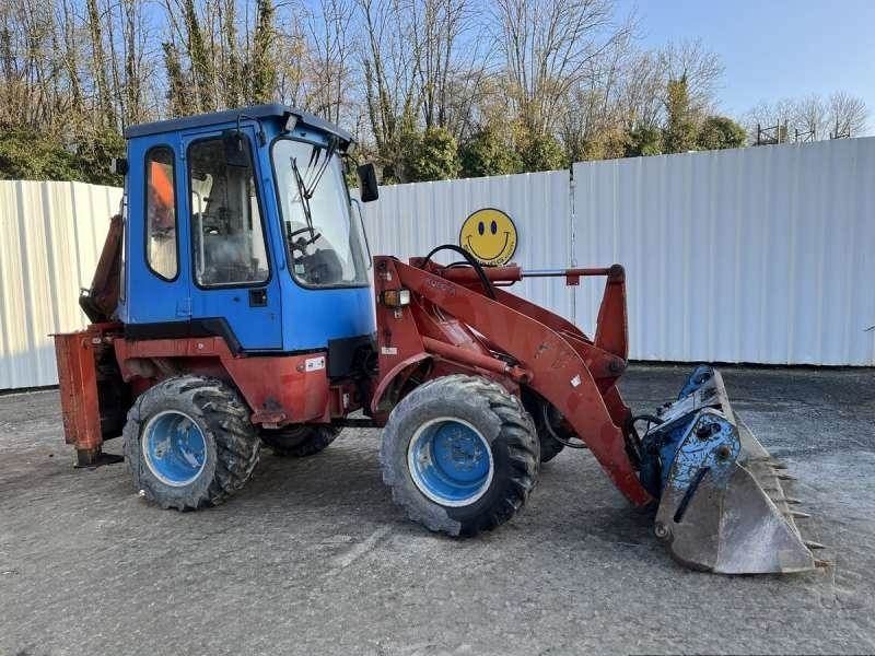 E-FARM: Kubota r520 - Koparko-ładowarka - id 818XNYF - 16 500 € - Rok produkcji: 1997 - Francja