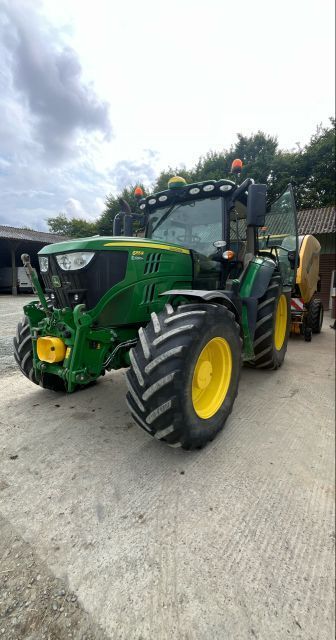 E-FARM: John Deere 6155 R - Tractor - id GHUFVDJ - 99.500 EUR - Anul: 2020 - Muterea motorului: 160,Franța