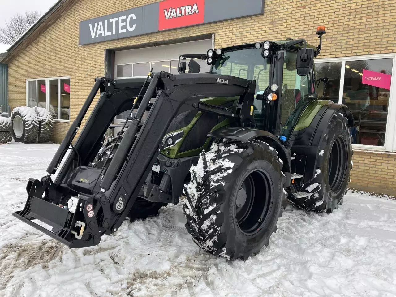 Valtra N155EA Tractor €153,976