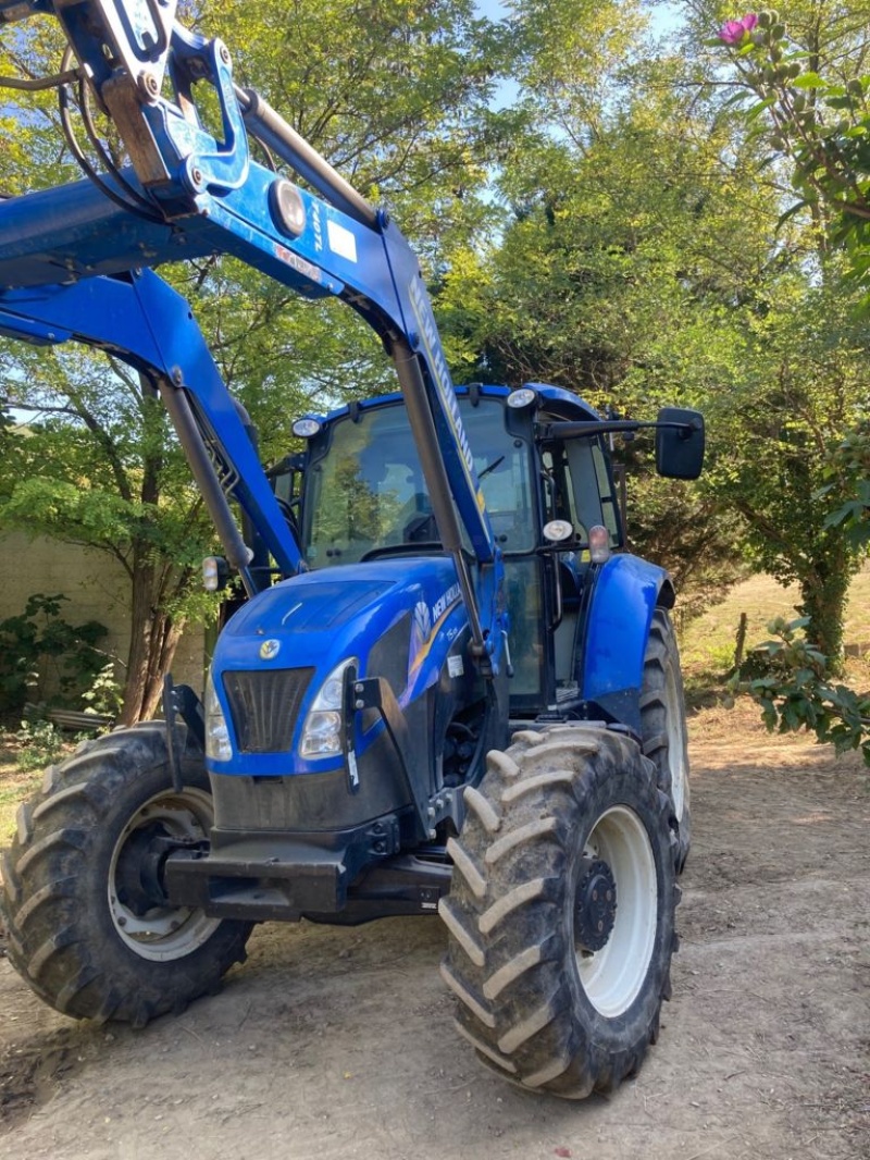 New Holland T 5.105 tractor €35,000