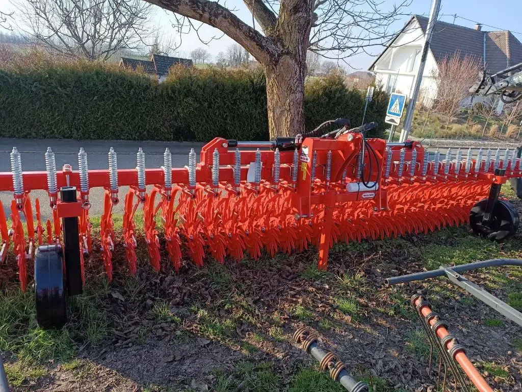 E-FARM: Maschio rompicrosta 6m civ - Borona - id G2FT6XU - 15 000 EUR - Gyártási év: 2022 - Franciaország