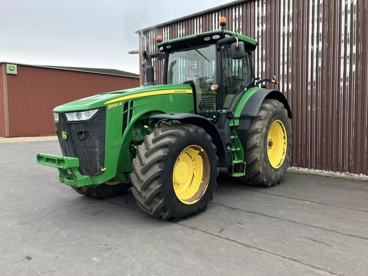 John Deere 8320 R Traktor 159.282 €