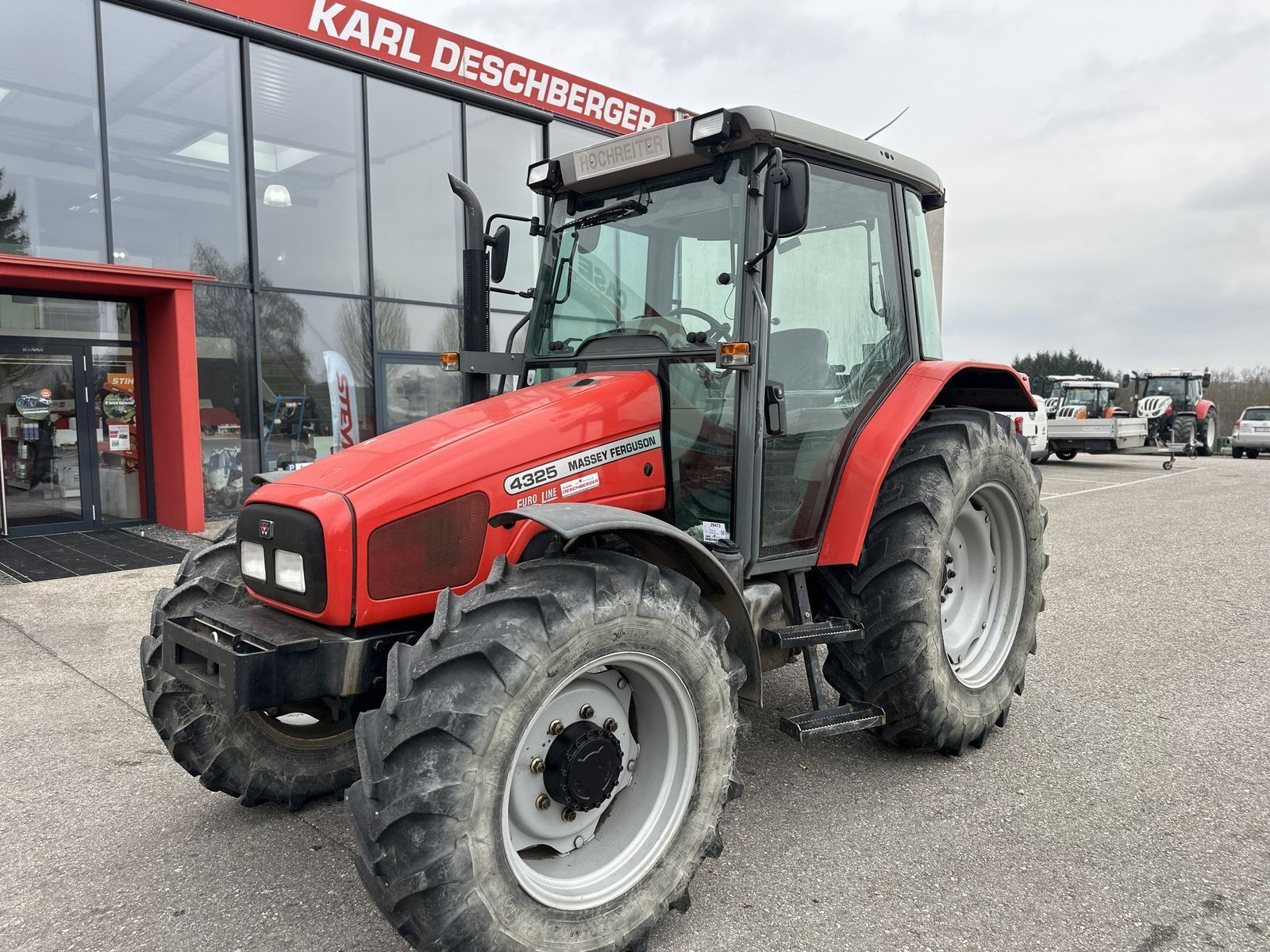 Massey Ferguson 4325 Traktor 28 900 €