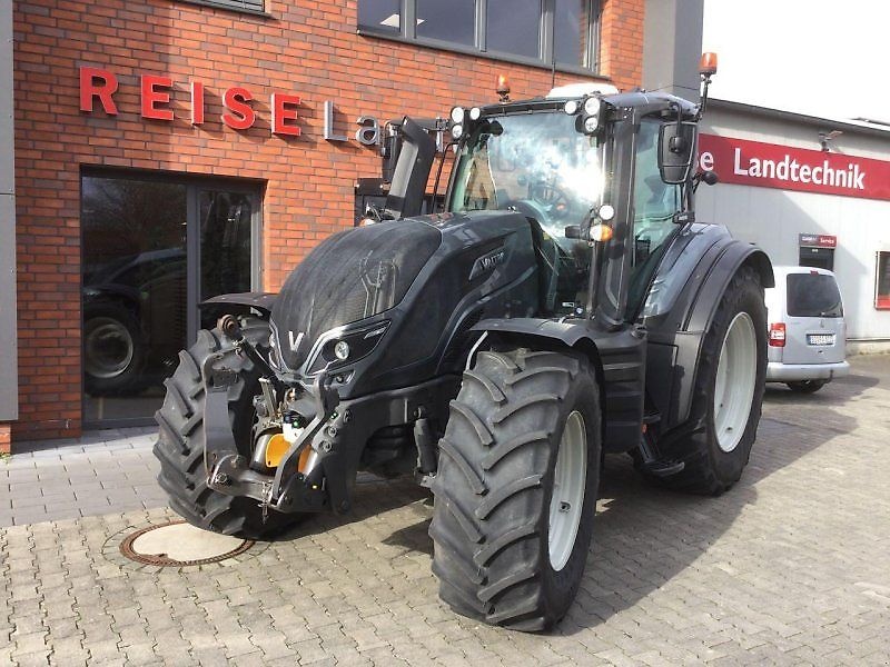 Valtra T 174 E-Versu tractor €106,900