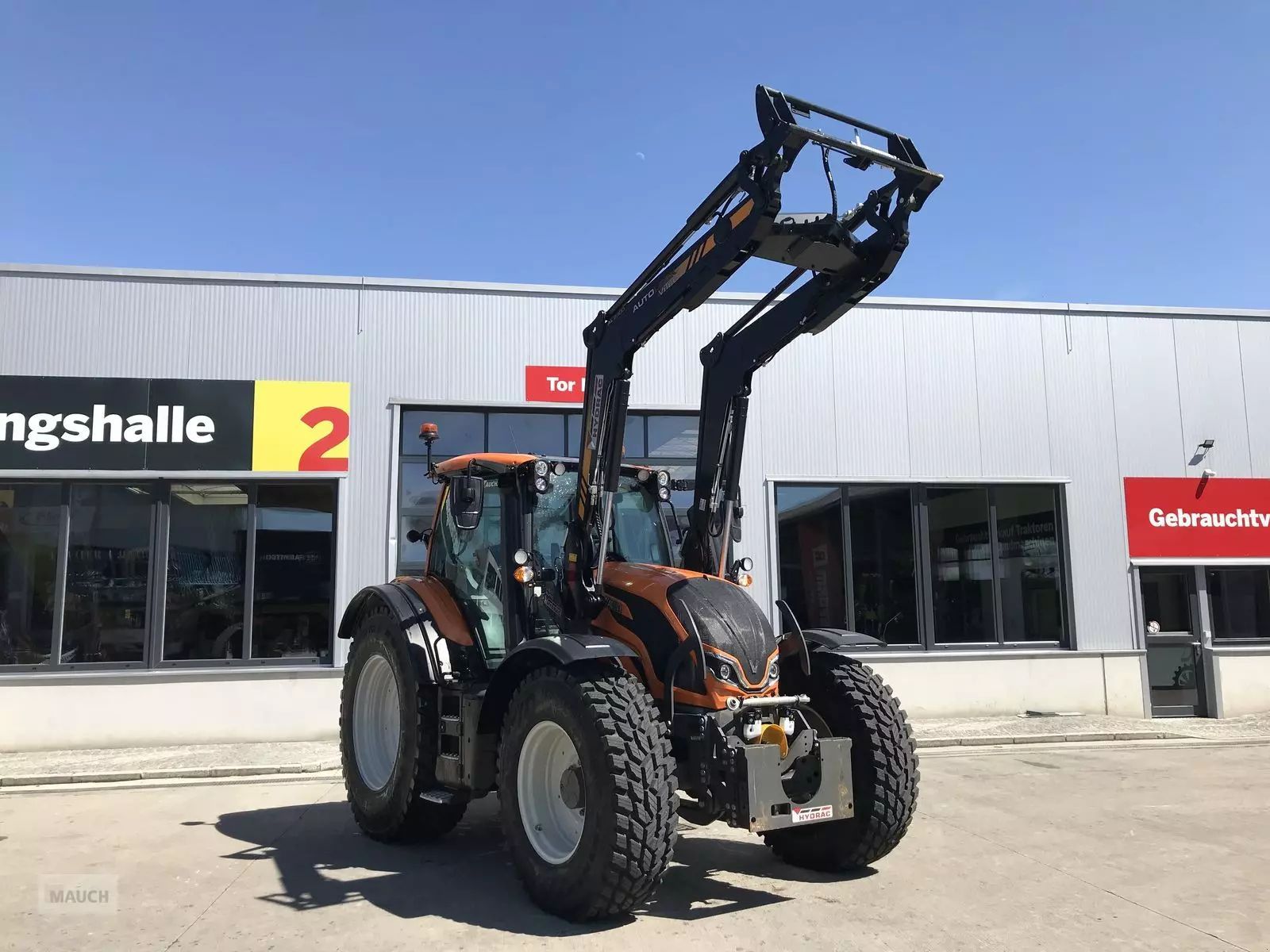 Valtra N 175 Tractor
