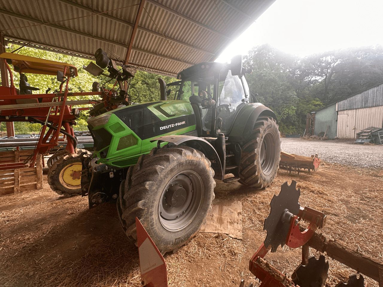 Deutz-Fahr AgroTron 6215 TTV Tractor
