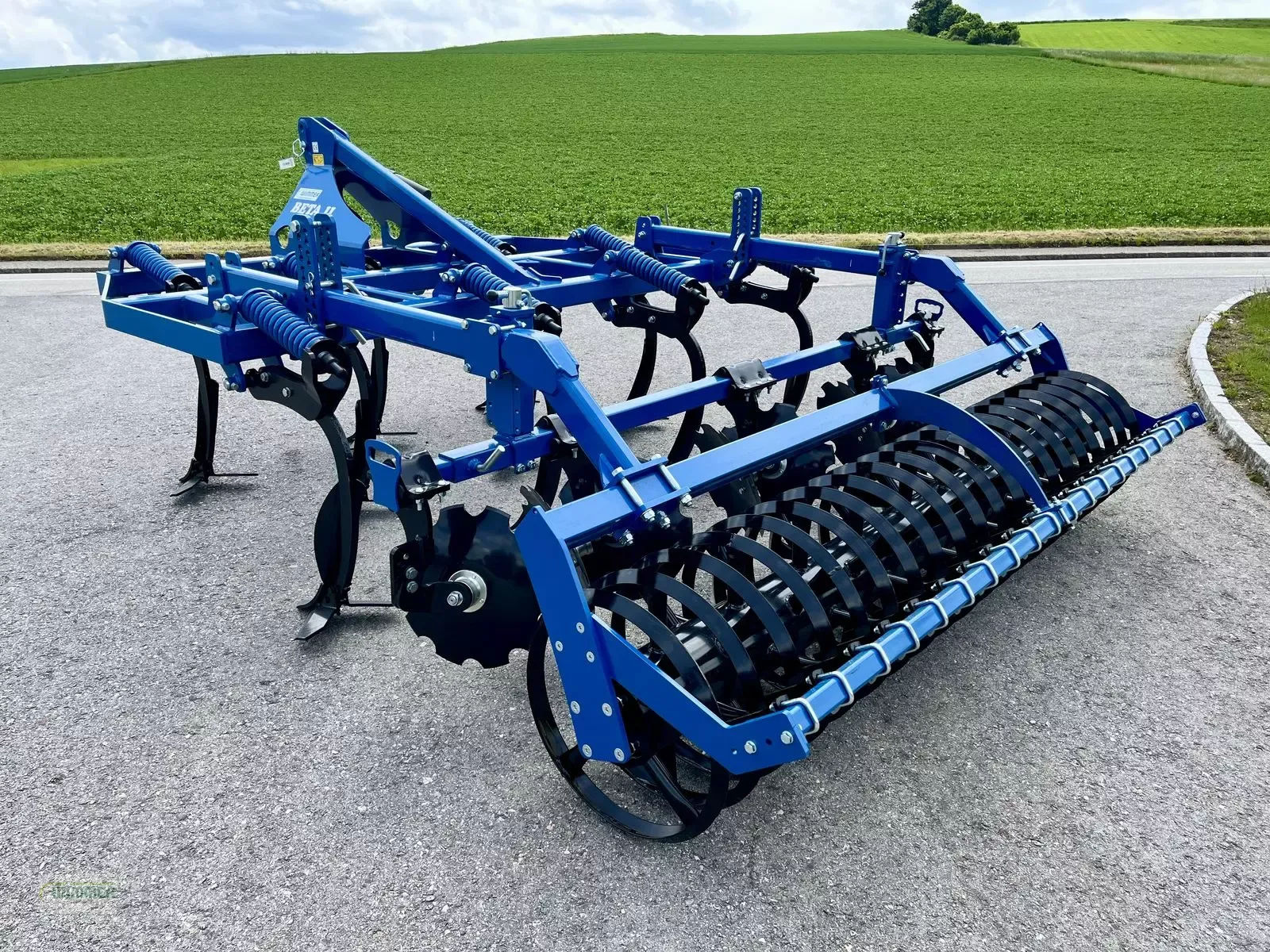 E-FARM: Agco profi line beta ii gefedert - Kultywator - id 3RI75PE - 9130 € - Rok produkcji: 2025 - Austria