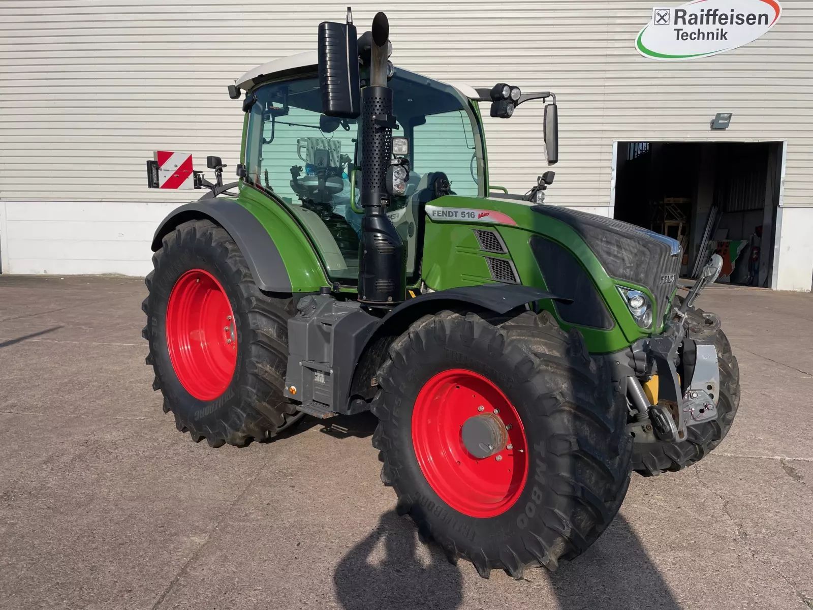 E-FARM: Fendt 516 Vario ProfiPlus - Traktor - id ZGWNTPA - 128.500 € - Baujahr: 2021 - Abgelesene Motorstunden: 2.055,Motorleistung (PS): 163,Deutschland