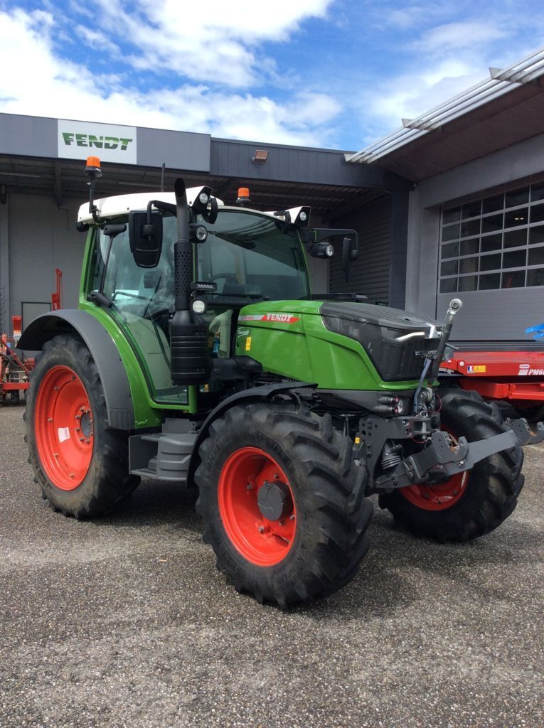 Fendt 211 Vario Tractor 98.000 EUR