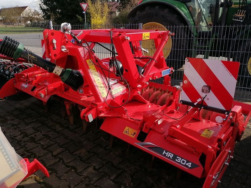 E-FARM: Kuhn HR 304 D - Rastra eléctrica - id TJ1TWGG - 16.200 € - Año: 2022 - Alemania
