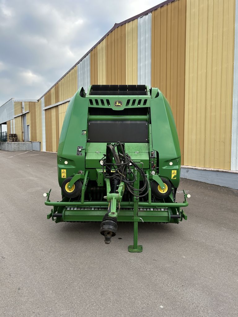 John Deere V451M Balownica